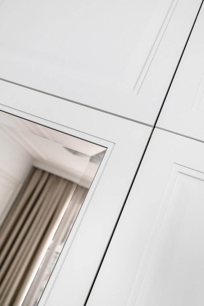 Jan-Drew nowoczesna biała sypialnia