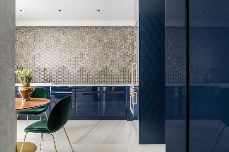 Jan-Drew nowoczesna szafirowa kuchnia