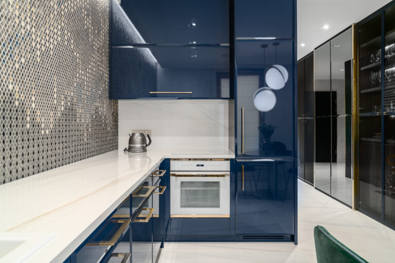 Jan-Drew nowoczesna szafirowa kuchnia