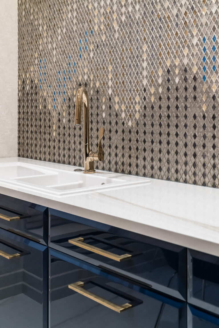 Jan-Drew nowoczesna szafirowa kuchnia