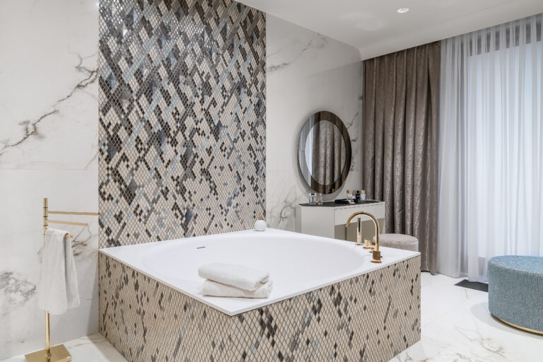 Jan-Drew nowoczesna biała łazienka