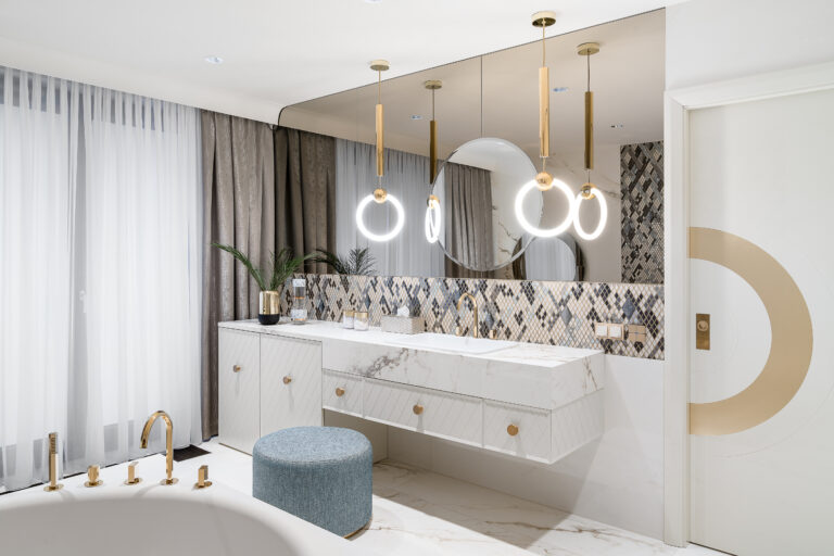 Jan-Drew nowoczesna biała łazienka