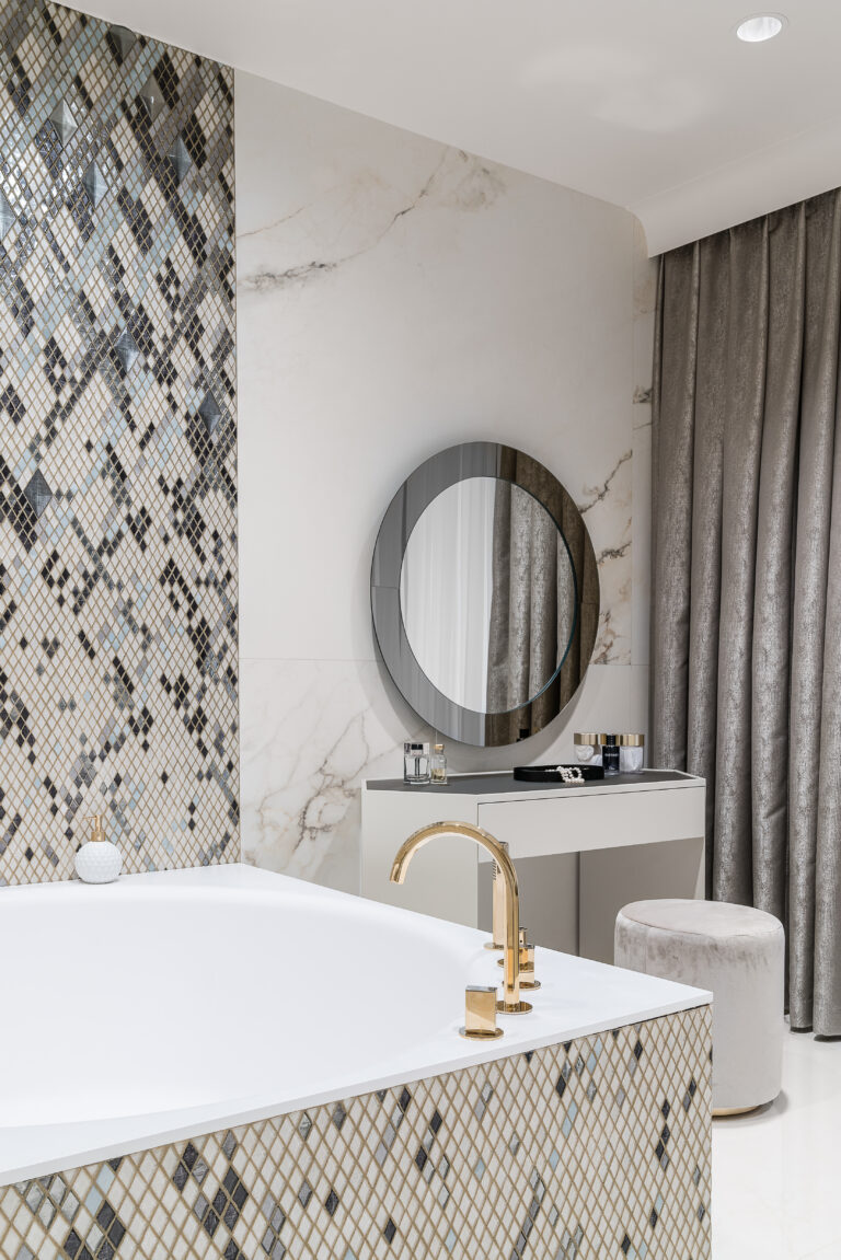 Jan-Drew nowoczesna biała łazienka