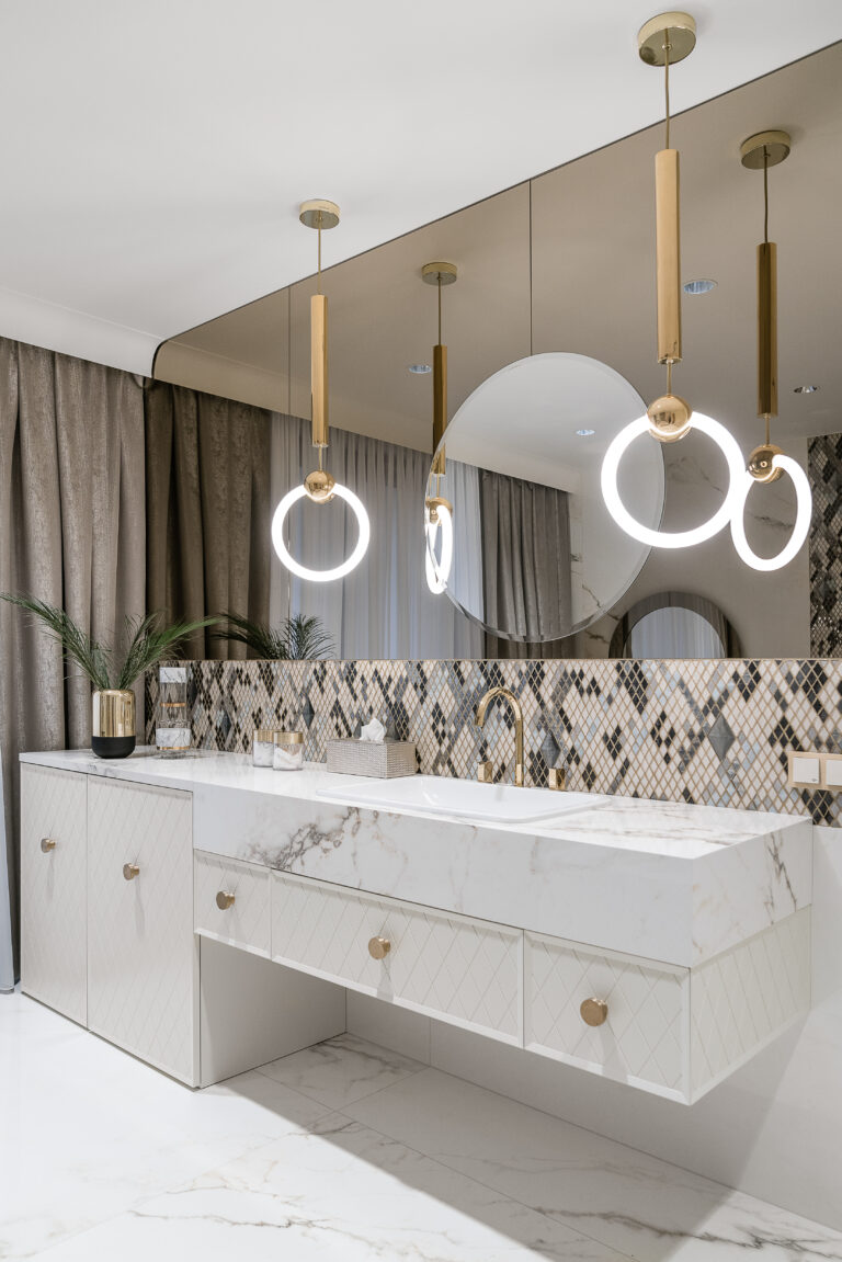 Jan-Drew nowoczesna biała łazienka